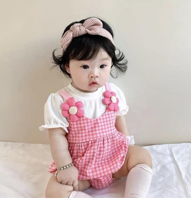 花朵格子包屁衣