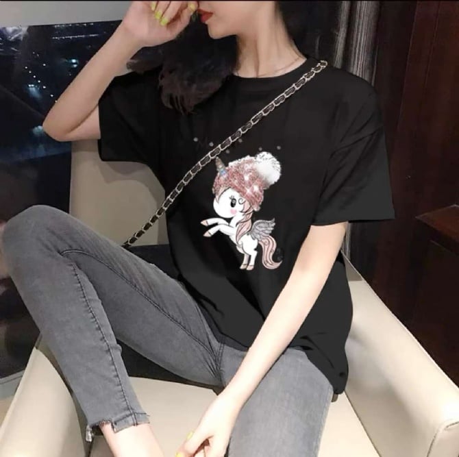 独角兽亮片小毛球上衣-黑色