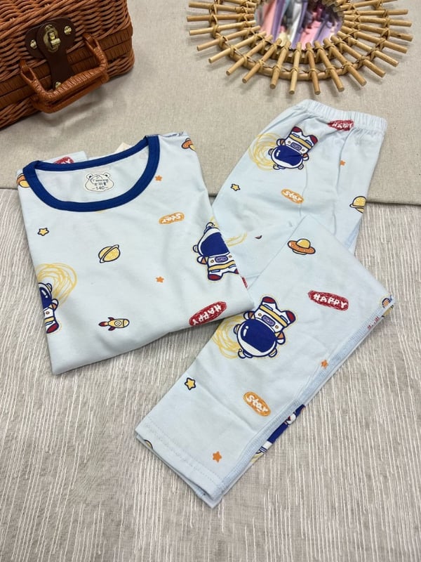 滿版太空人家居服