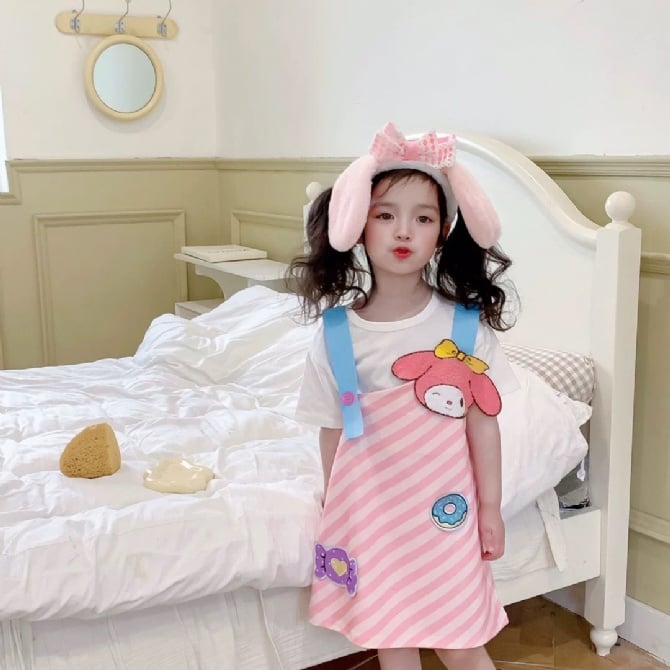 美乐蒂线条连身裙