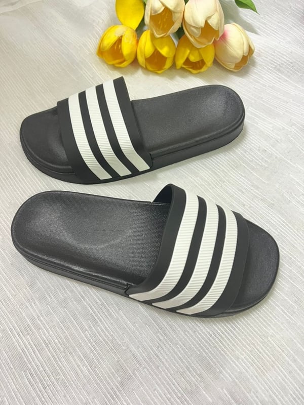白色线条拖鞋（大人）