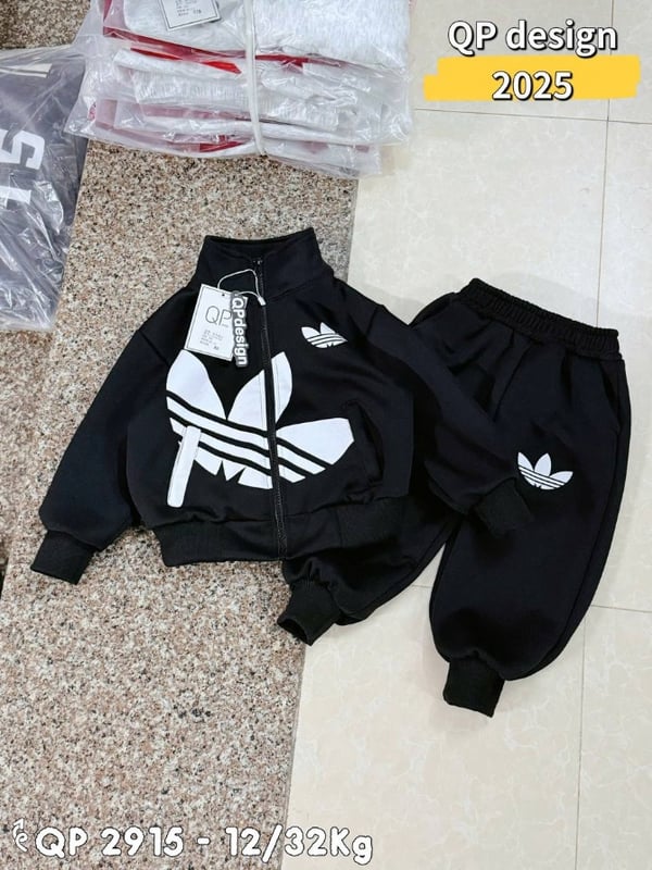 ADIDAS帅气长袖套装-黑色