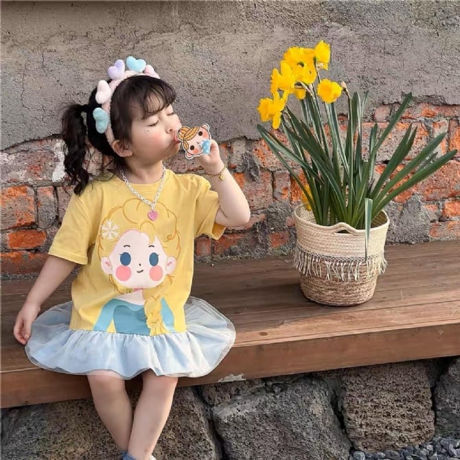 艾莎网纱拼接连身裙